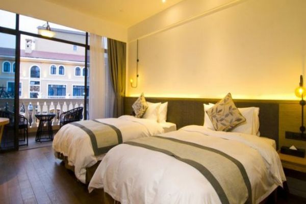 Hotel Honghu moshang zhuangyuan (Jingzhou)